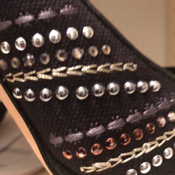 Heels - Picture 4 of 4